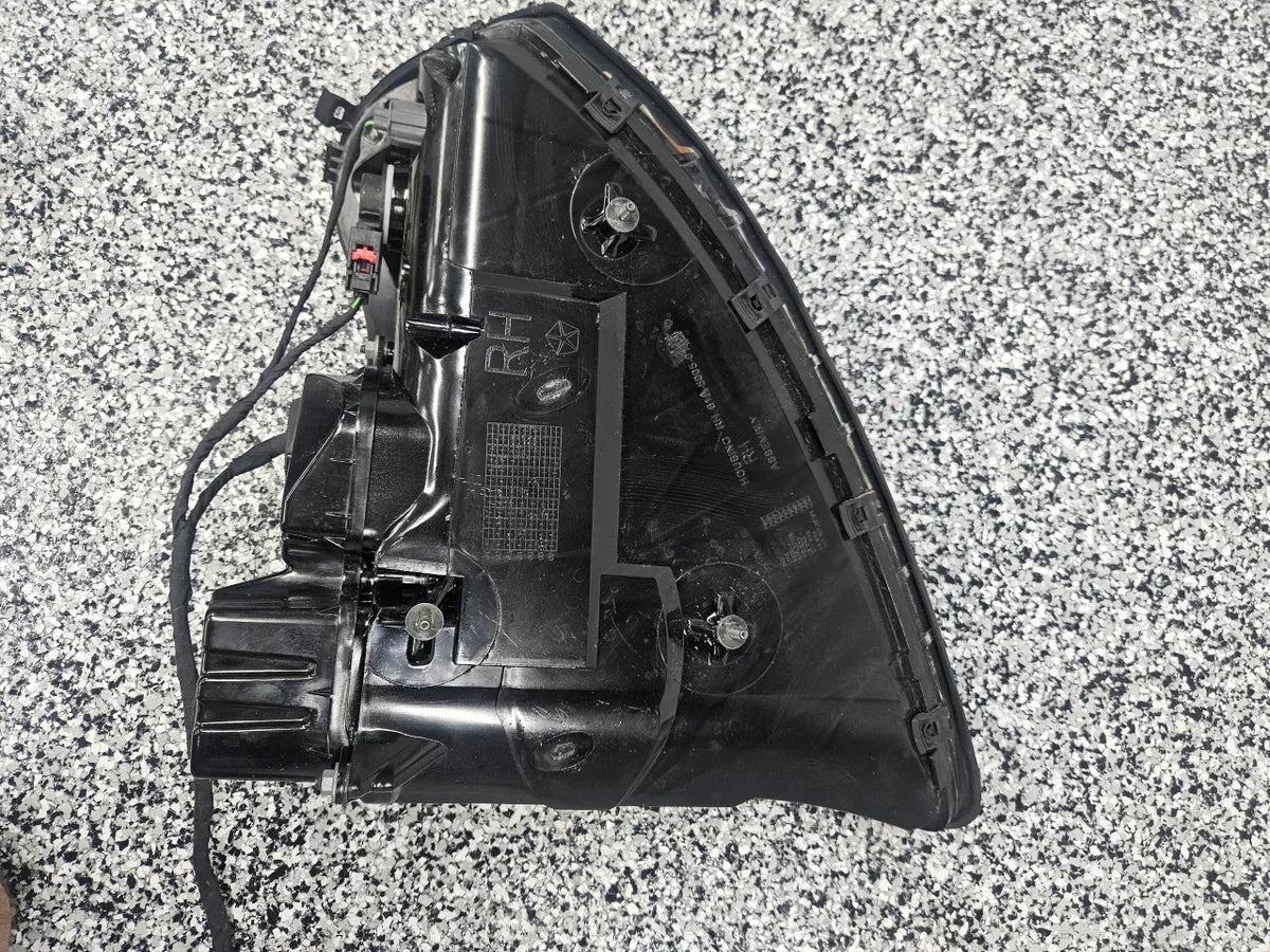 Gen 3/4 Viper Headlight Passenger Side