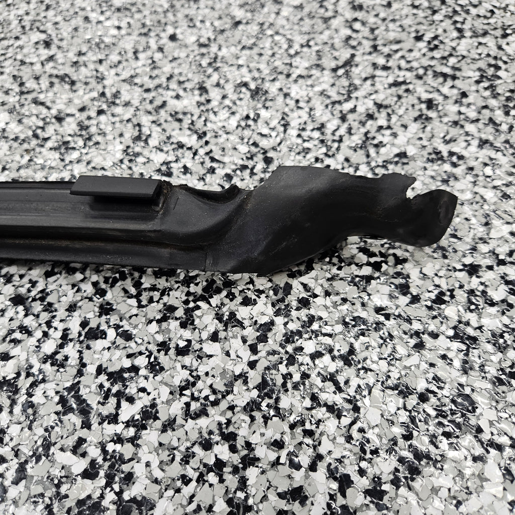Gen 2 Viper Diver Inner Belt Molding / Weather strip