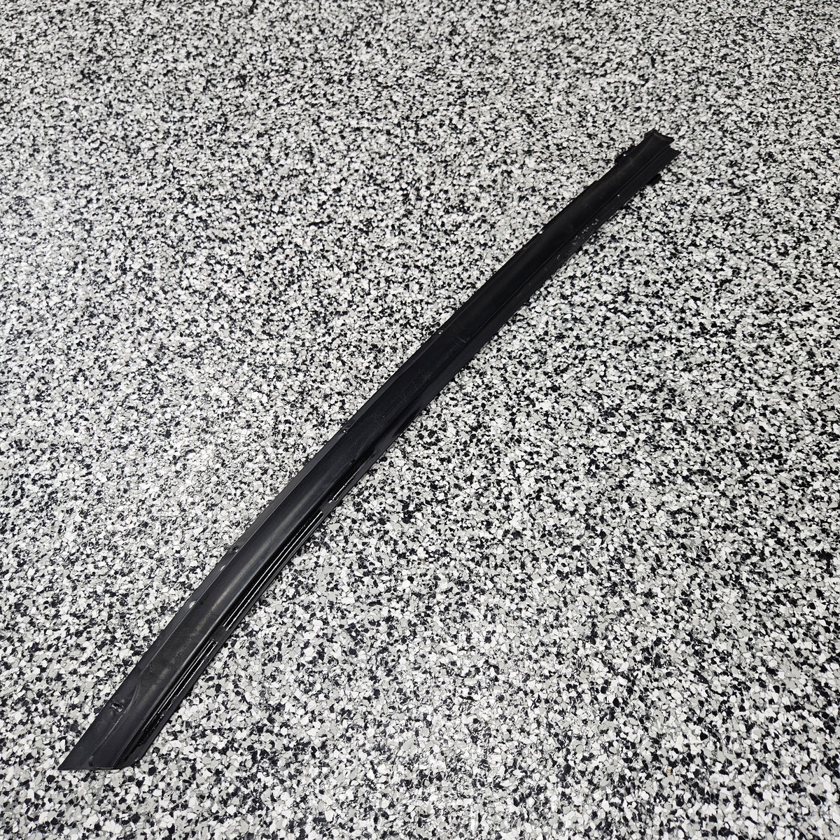 Gen 2 Viper Outer Belt Molding / Weather strip
