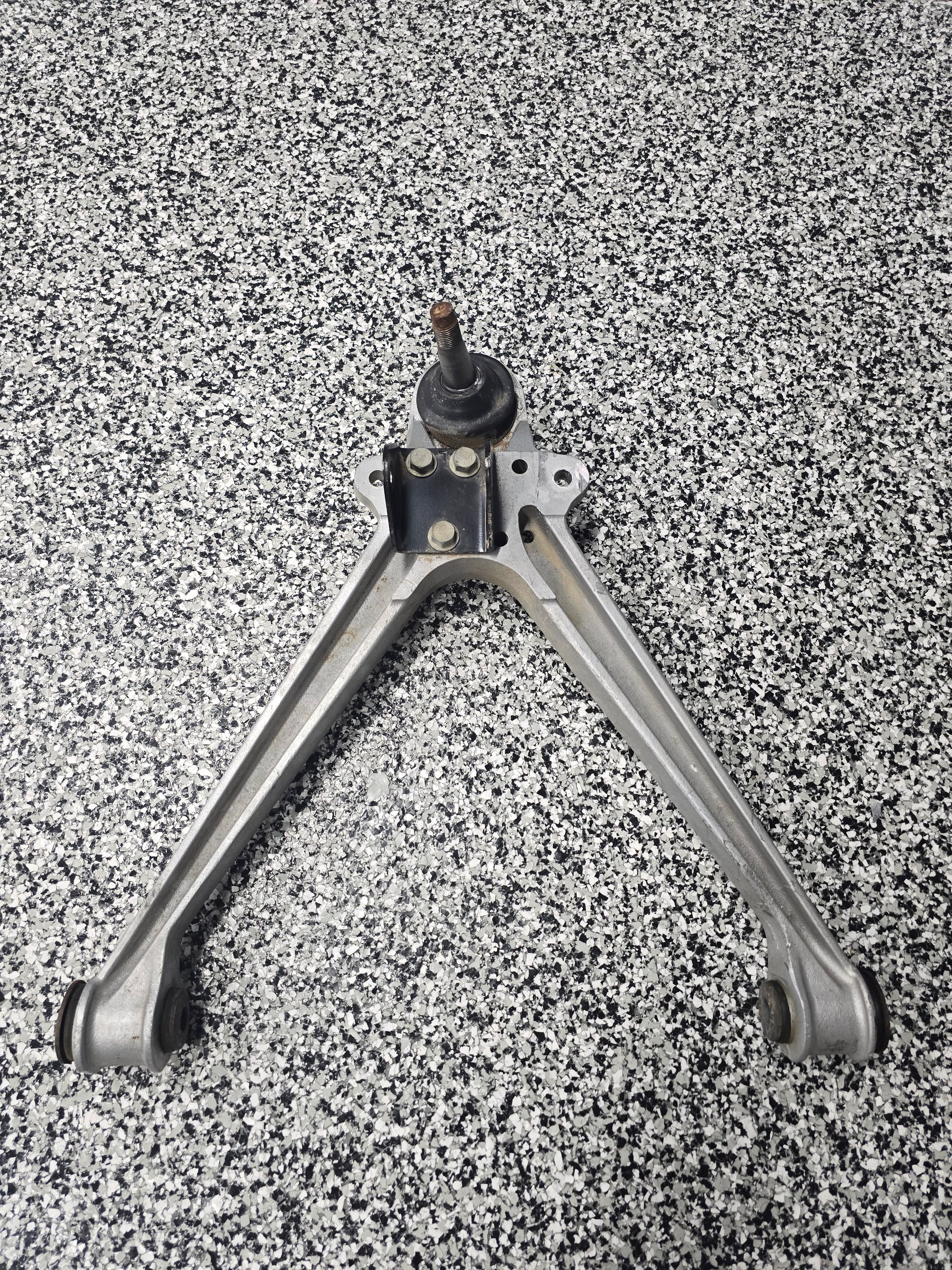 Gen 3/4 Viper Front Left Lower Control Arm