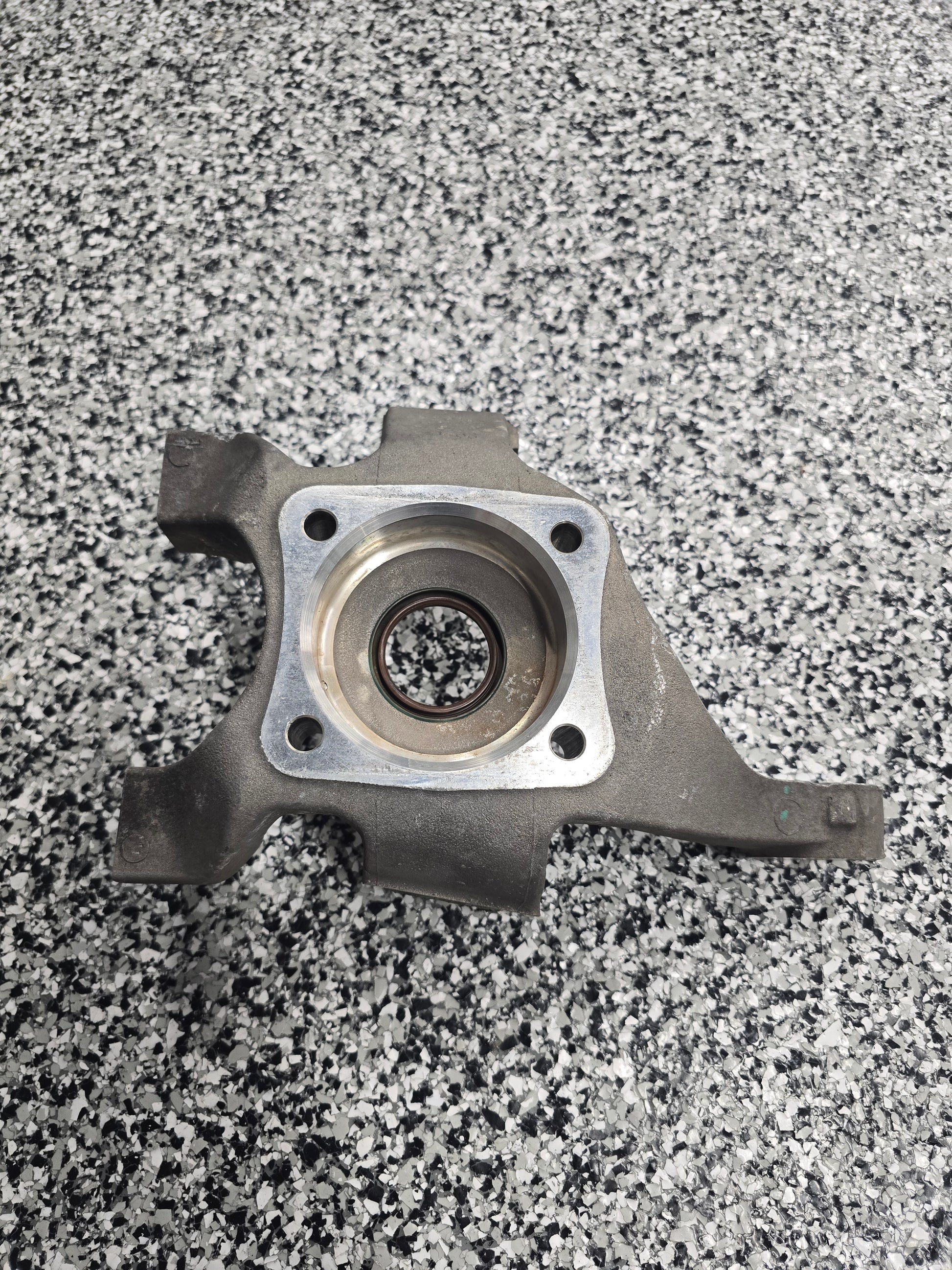 Gen 3/4/5 Viper Front Right Knuckle