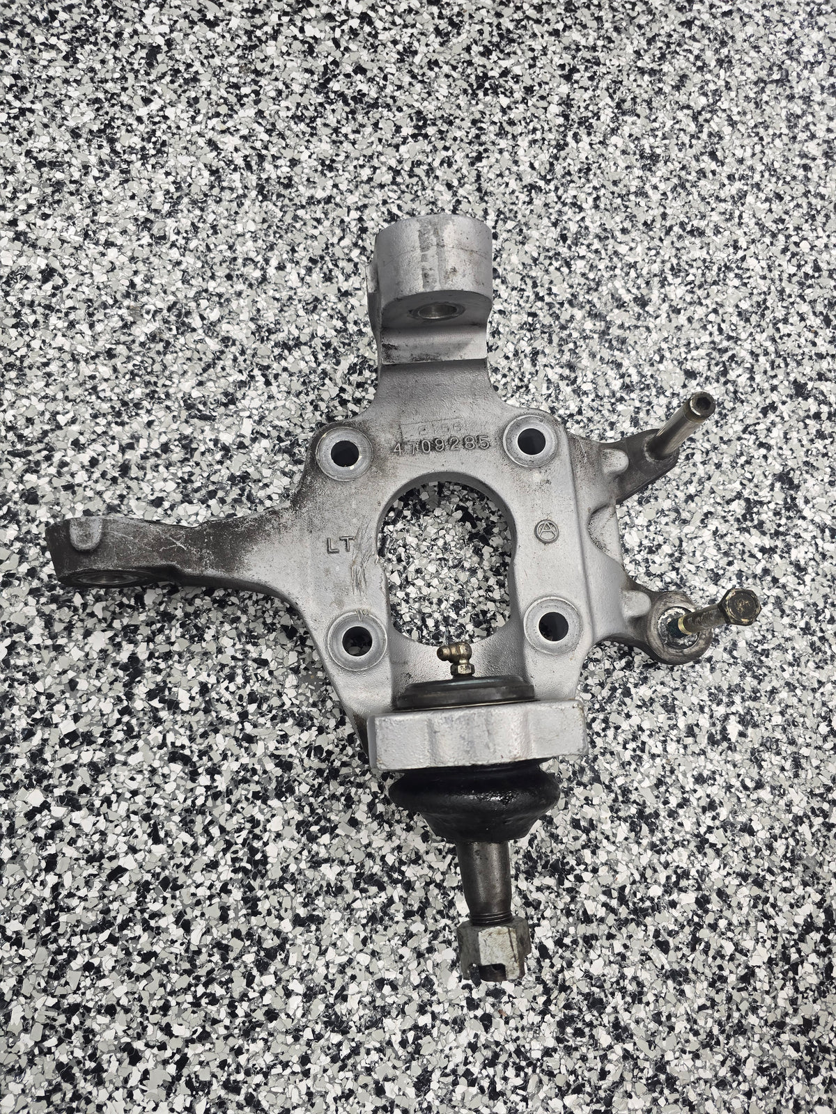 Gen 2 Viper Rear Right Knuckle
