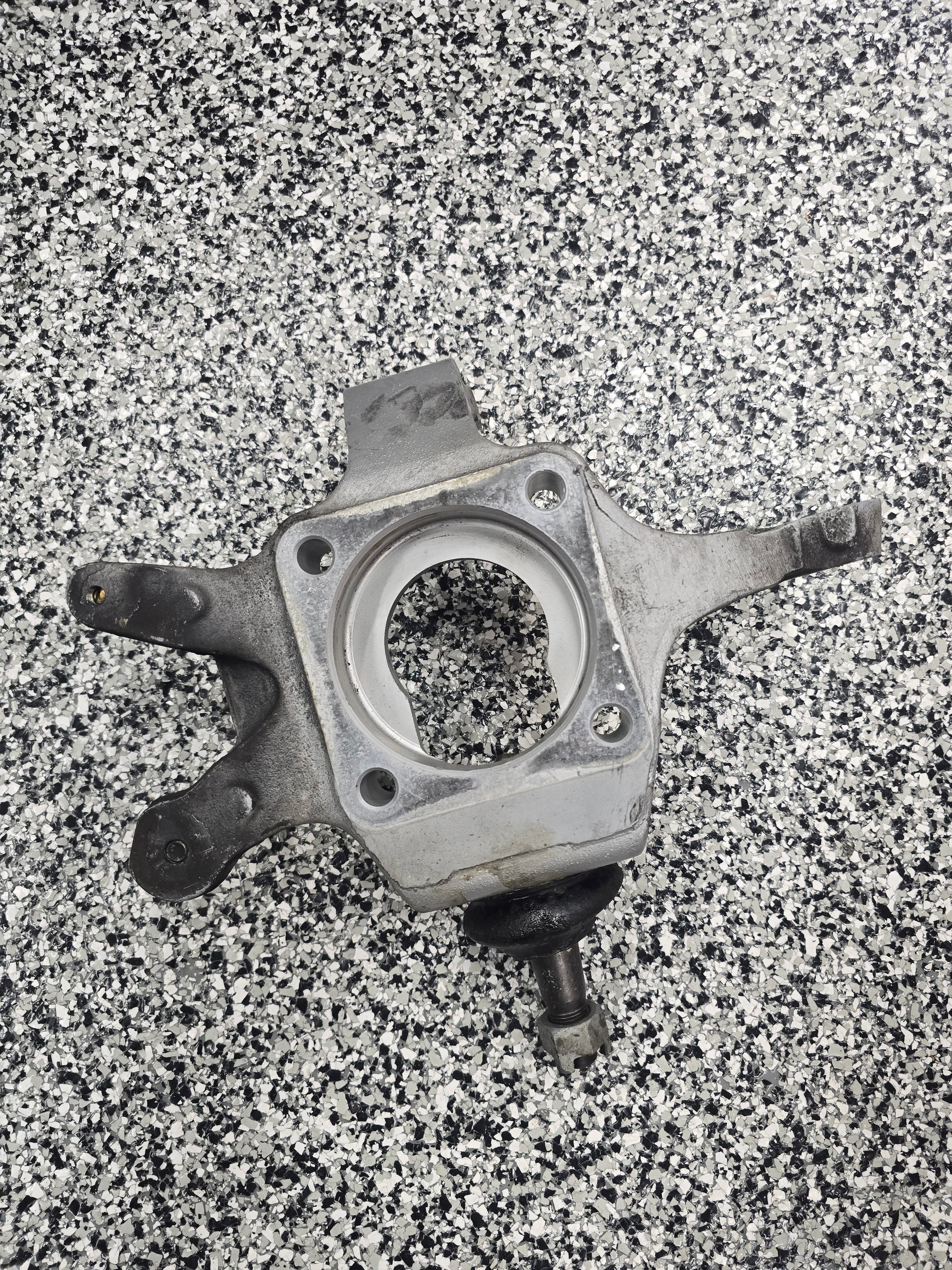 Gen 2 Viper Rear Right Knuckle