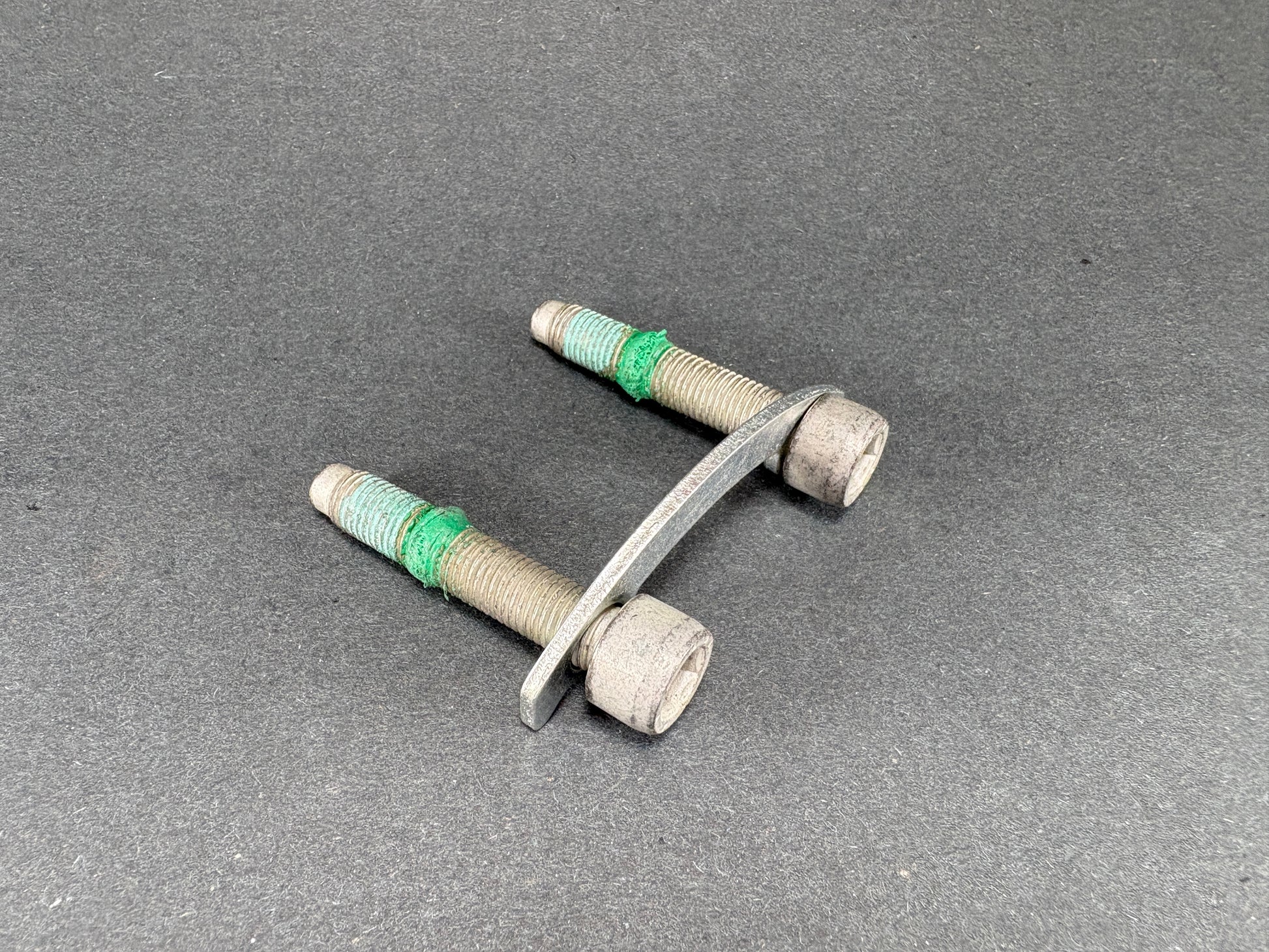 Gen 5 Viper Axle Bolt kit